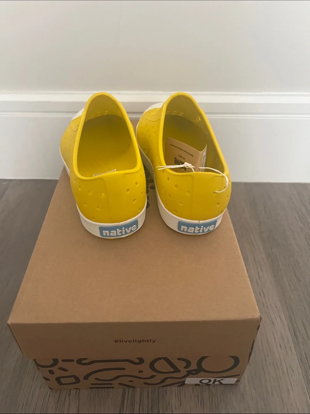 Native Shoes jefferson shoe. Yellow. White. Kids size 1. New in box.